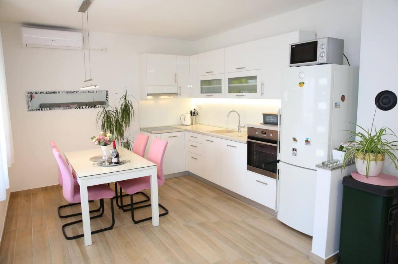 Apartman Andela Vodice Exteriör bild