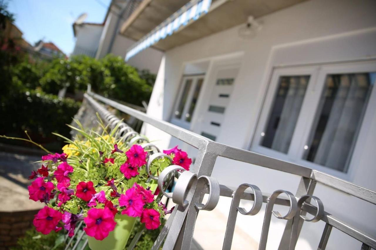 Apartman Andela Vodice Exteriör bild